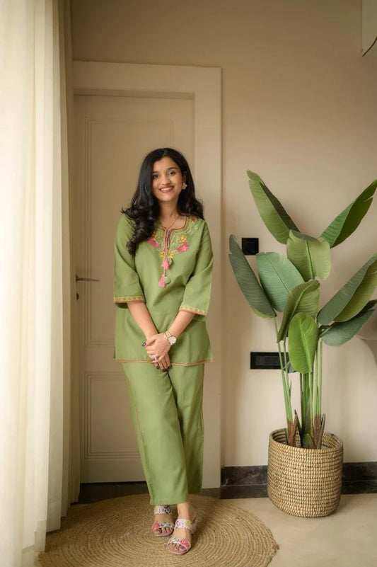 Green Embroidered Ethnic Co-ord Set with Tassels