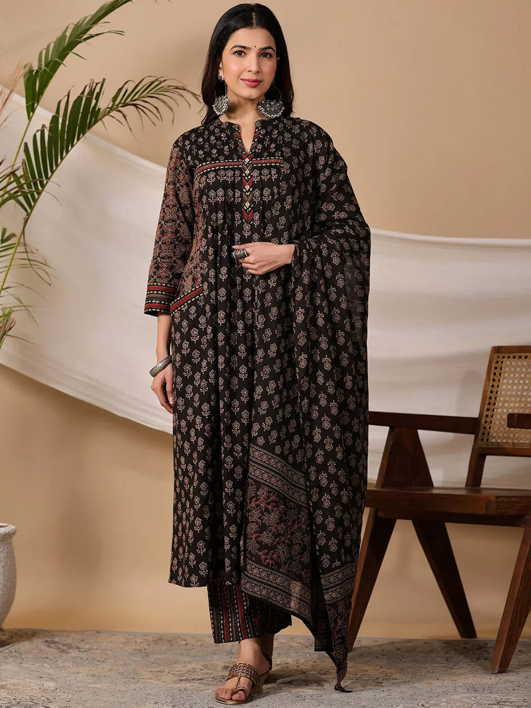 black ethnic motifs printed regular pure cotton kurta with trousers & dupatta
