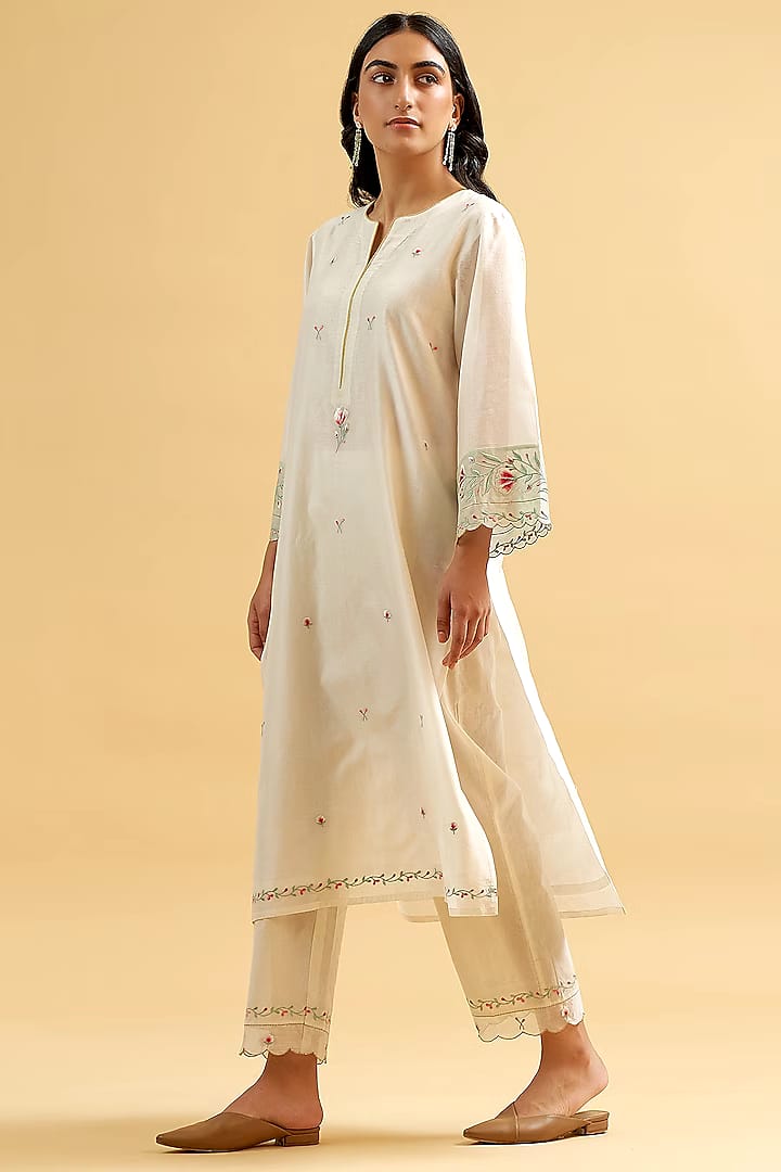 off white cotton silk chanderi round embroidered kurta with scalloped sleeves