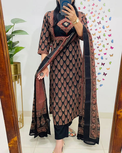 Mughal/Kalamkari Fusion Azrak Bagru Print Black Kurti Pant Dupatta Set