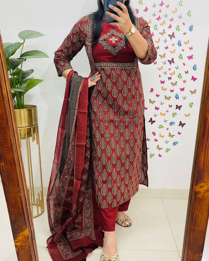Mughal/Kalamkari Fusion Azrak Bagru Print Red Kurti Pant Dupatta Set